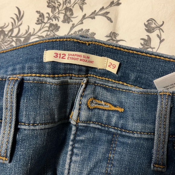 Levi’s jeans - Picture 2 of 7